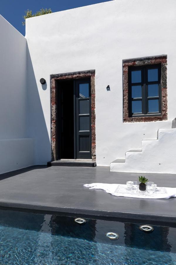 Abyss Santorini Oia