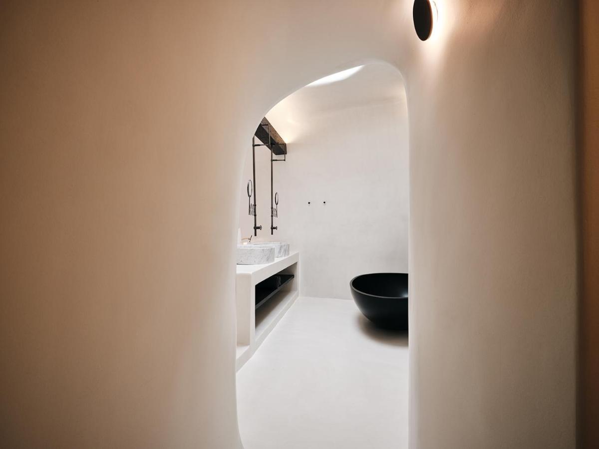 Abyss Santorini Oia